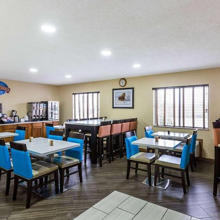 Baymont By Wyndham Louisville South I 65 Brooks Eksteriør billede