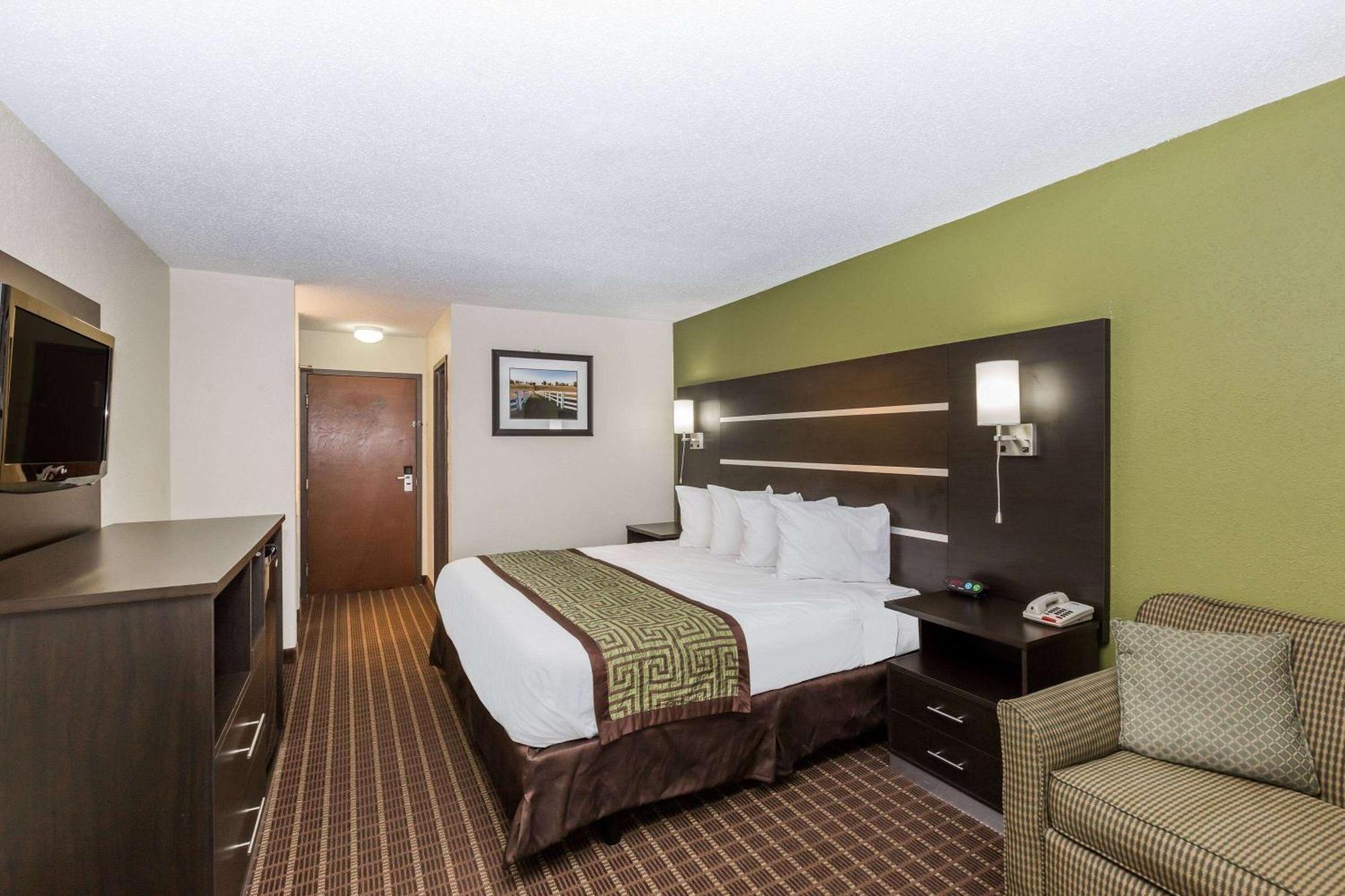 Baymont By Wyndham Louisville South I 65 Brooks Eksteriør billede