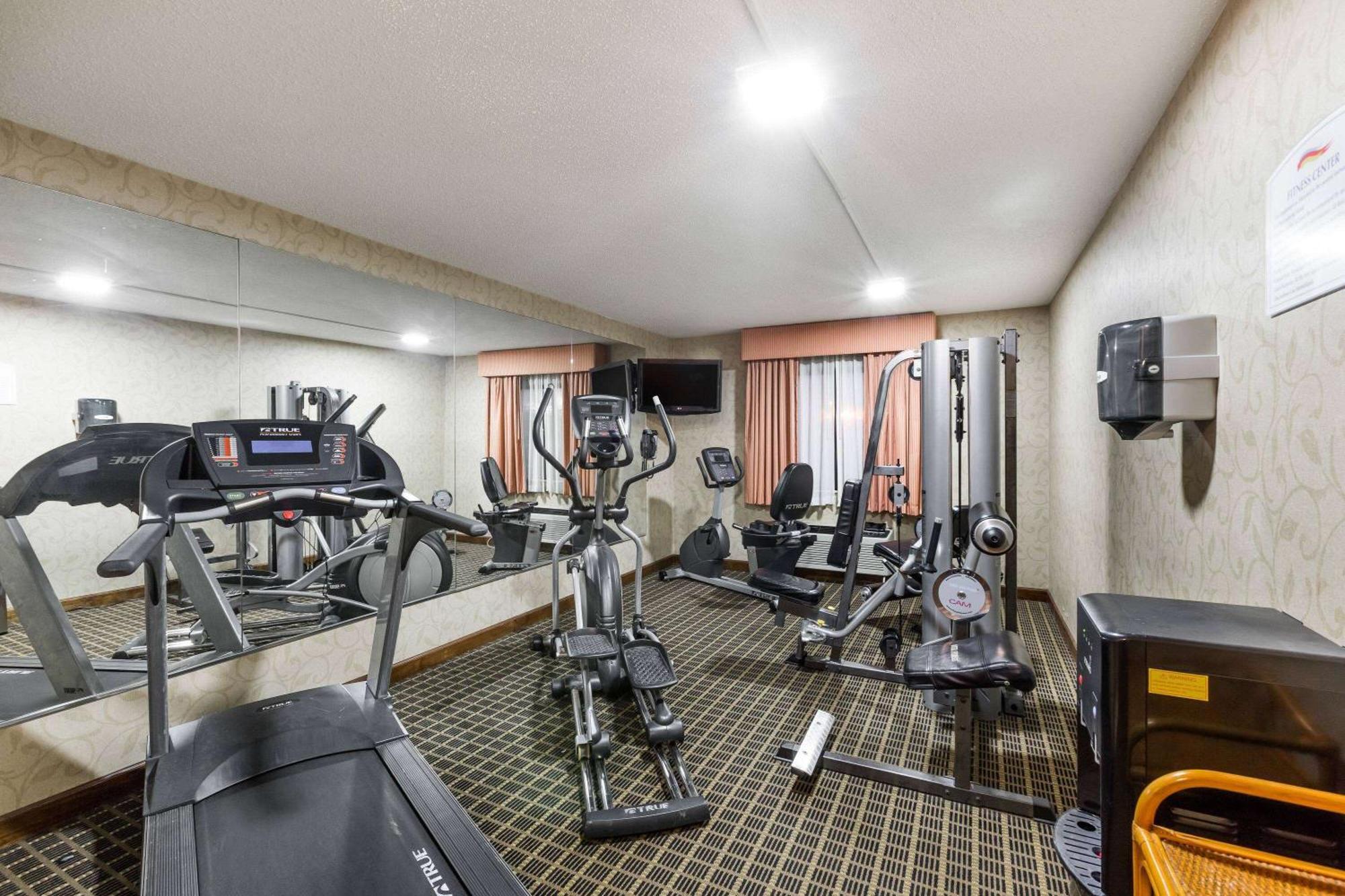 Baymont By Wyndham Louisville South I 65 Brooks Eksteriør billede